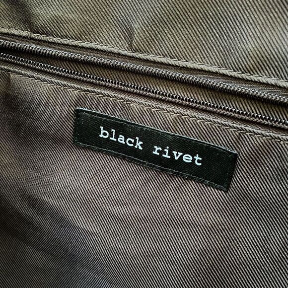 Black Rivet Leather Cross Body Messenger Laptop Bag Distressed Adjustable Strap - Picture 12 of 16